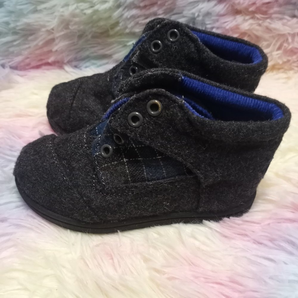 TOMS Paseo Mid Flannel High Top Sneakers